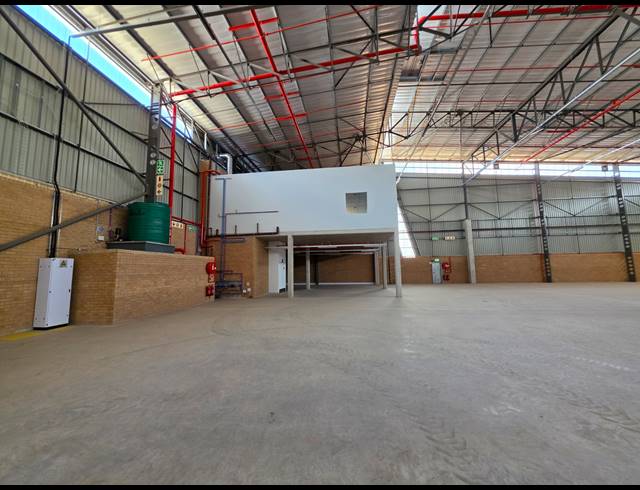 2,899M² WAREHOUSE TO LET IN AIRPORT PARK